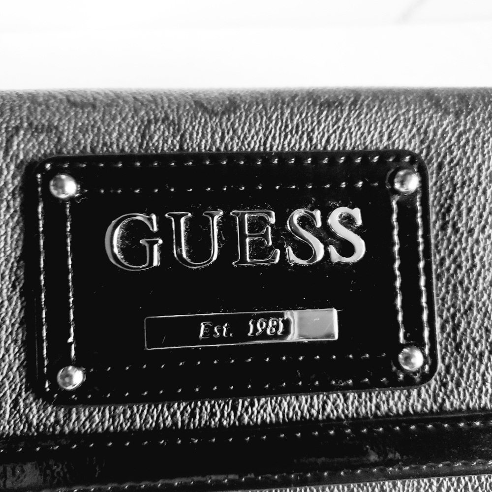 Guess Wallet - Picture 5 of 8